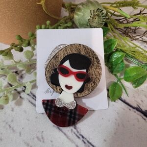 Retro Styled Woman Brooch